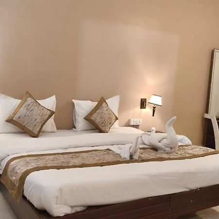 Hotel Shree Krishna Jungle Resort Khajurāho Dış mekan fotoğraf